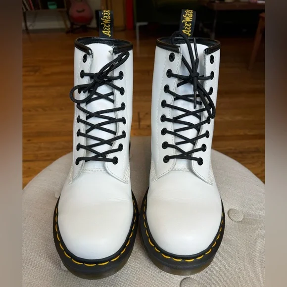 Doc Marten 1460 Original Smooth White Leather Lace Up Lug Boots Women's 7 - Picture 3 of 14